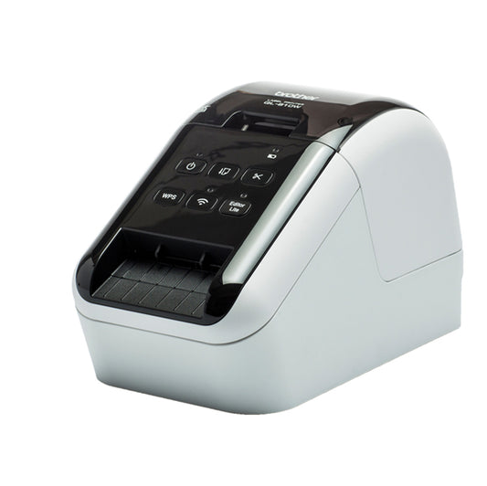 QL810WCUA1 - Brother - Etichettatrice - QL810W<br\> Altre Informazioni: <br\>Stampante per etichette professionale con WiFi. Utilizza rotoli DK a lunghezza continua e etichette pretagliate fino a 62mm di ampiezza. Nuovo rotolo DK con stampa bicolore rosso/nero. Stampa codici a barre, loghi e immagini con una velocitÓ fino a 110 etichette/minuto. Incluso nella confezione due rotoli DK, cavo USB e manuale utente. - BROTHER Conf. da 1 Pz.